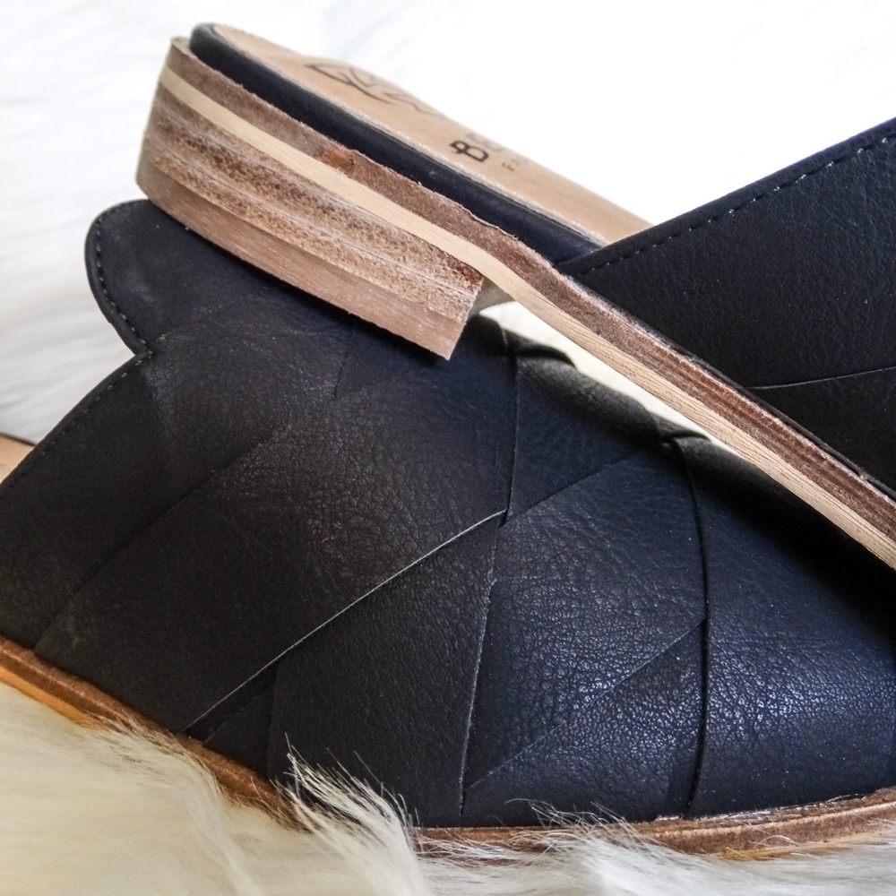 Flat Woven Mules in Black (LAST SIZE, Size 10) - Picture 2 of 6